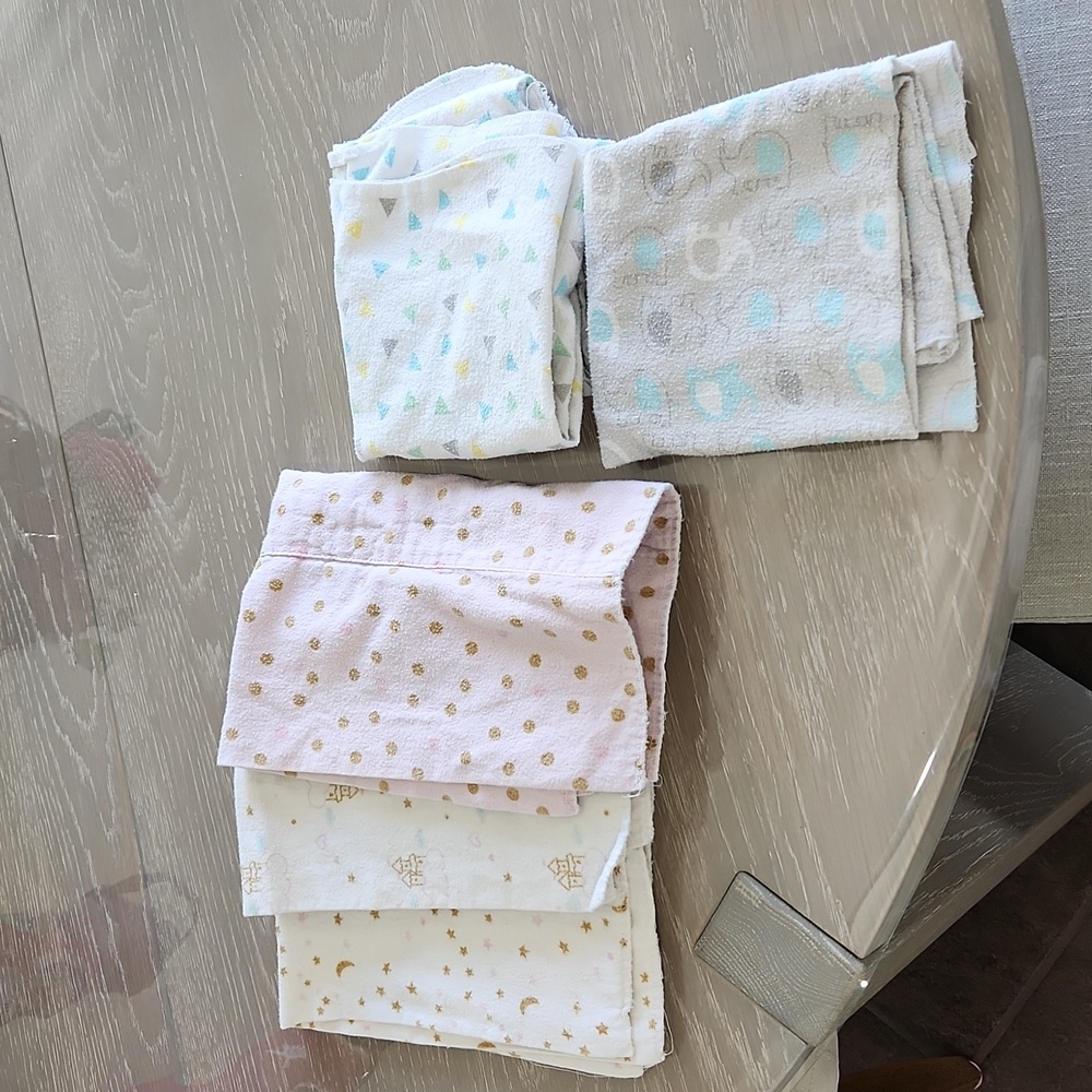 Bundle of 5 mismatched burp cloths
